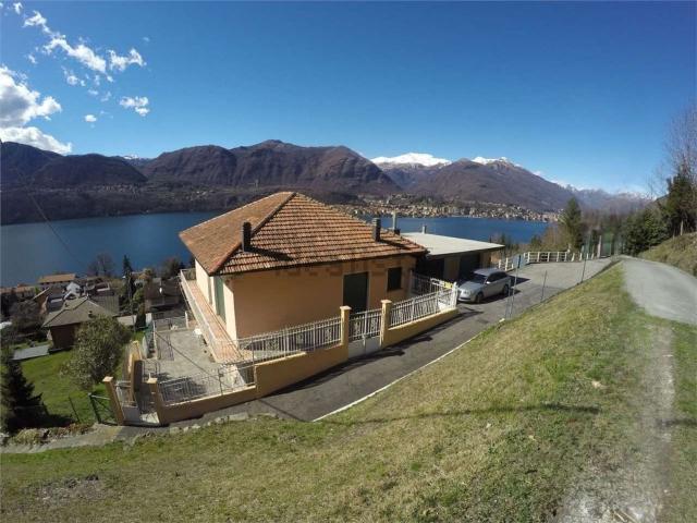 Villetta bifamiliare in vendita di 200 m² in Via San Gottardo, 1