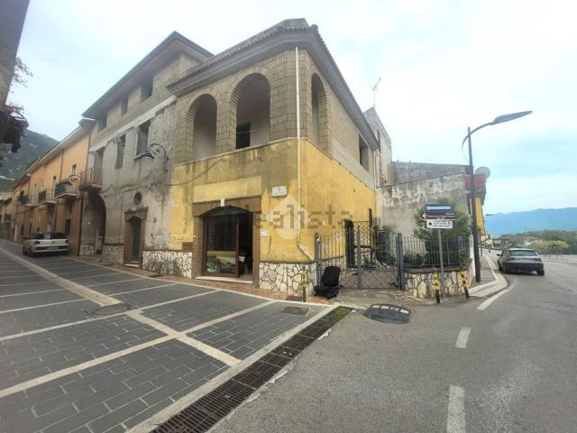 Villetta bifamiliare in vendita di 200 m² in Via San Giovanni, 12