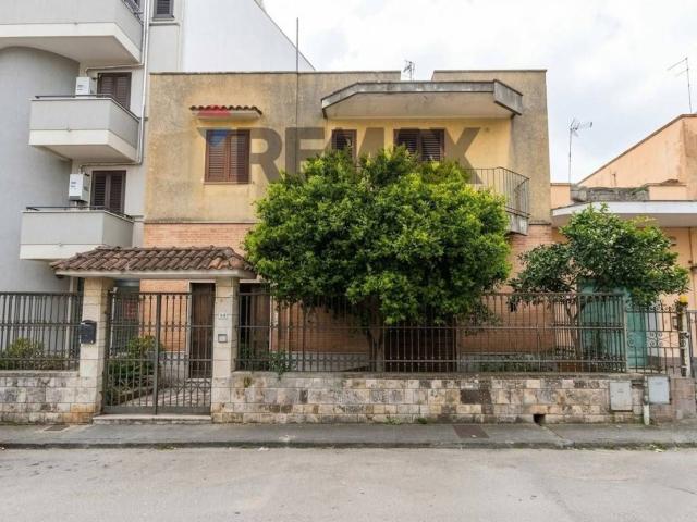 Villetta bifamiliare in vendita di 200 m² in Via San Pietro in Lama, 94
