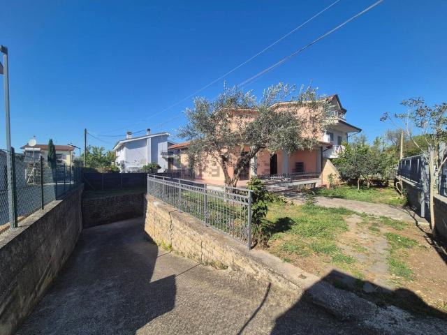 Villetta bifamiliare in vendita di 200 m²