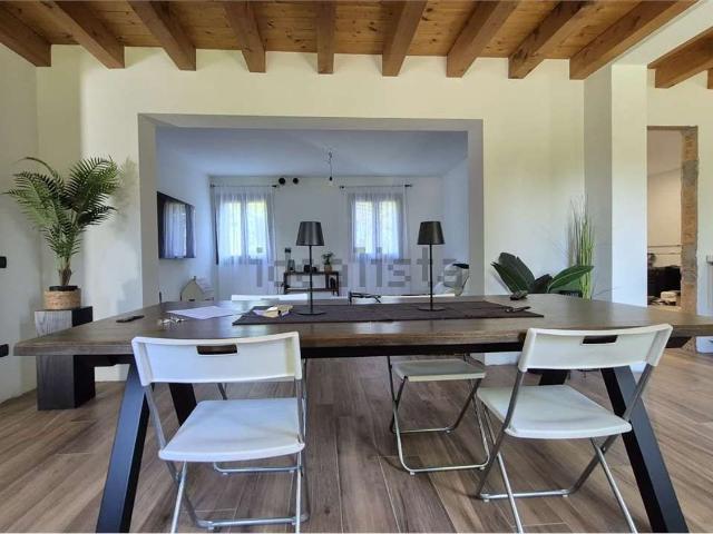 Villetta bifamiliare in vendita di 200 m²
