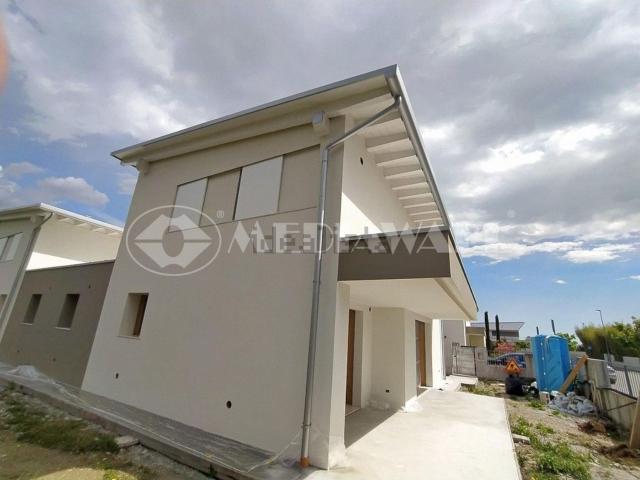 Villetta bifamiliare in vendita di 200 m²