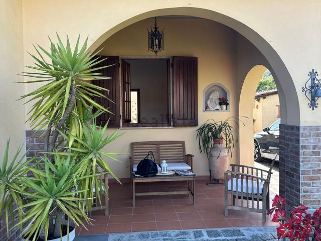 Villetta bifamiliare in vendita di 200 m²