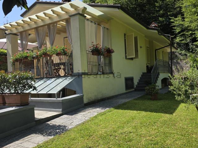 Villetta bifamiliare in vendita di 200 m²
