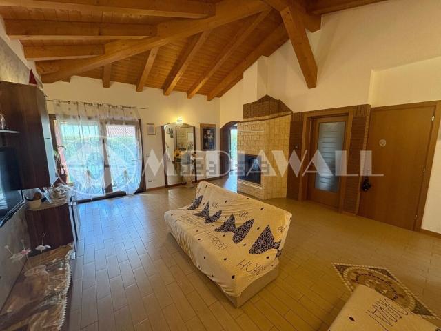 Villetta bifamiliare in vendita di 200 m²