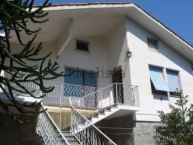 Villetta bifamiliare in vendita di 200 m²