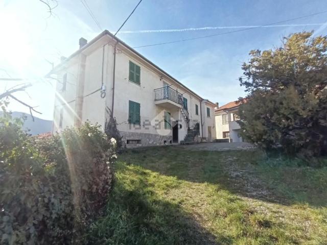 Villetta bifamiliare in vendita di 201 m² in Località Prato, 15