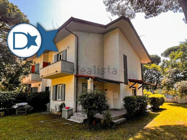 Villetta bifamiliare in vendita di 201 m² in Via F.Ferrucci, 26