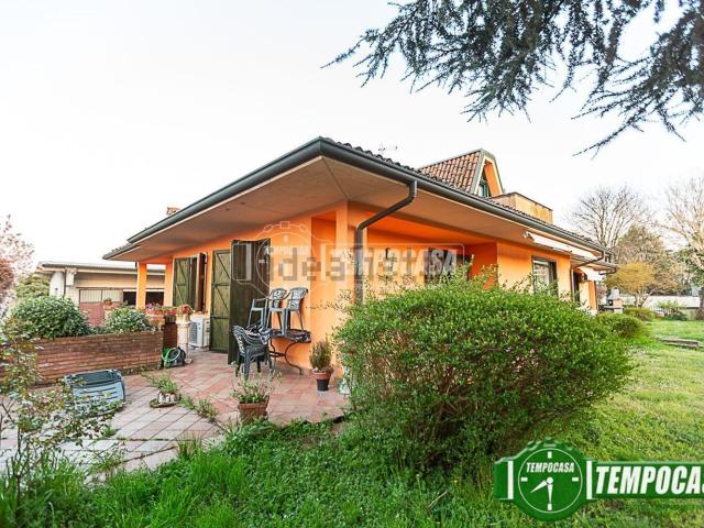 Villetta bifamiliare in vendita di 201 m² in Viale Pietro Nenni