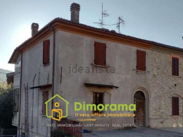Villetta bifamiliare in vendita di 202 m² in Via Andrea Costa, 96