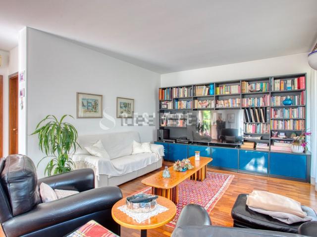 Villetta bifamiliare in vendita di 202 m² in Via Giacomo Zanella, 9