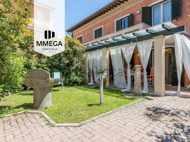 Villetta bifamiliare in vendita di 202 m² in Viale Roma