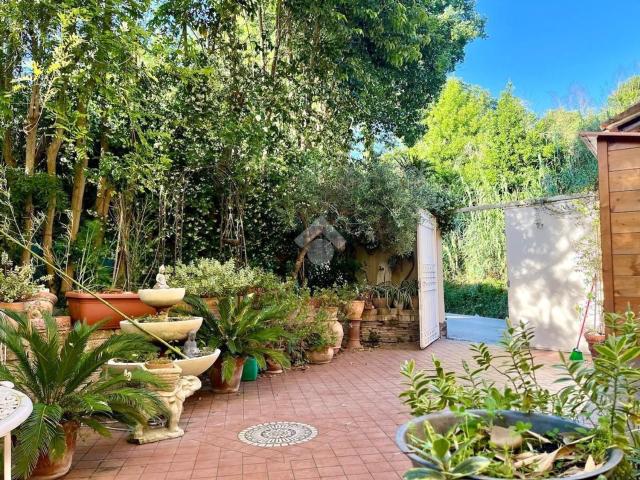 Villetta bifamiliare in vendita di 207 m² in Strada di Caprile