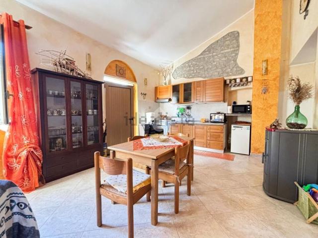 Villetta bifamiliare in vendita di 207 m² in Via San Lorenzo, 96