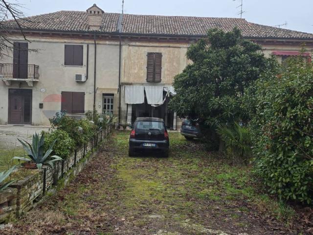 Villetta bifamiliare in vendita di 204 m² in Piazza XXI Giugno, 53