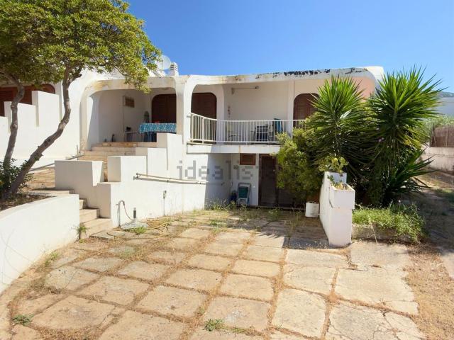 Villetta bifamiliare in vendita di 204 m² in Via Nettuno, 15