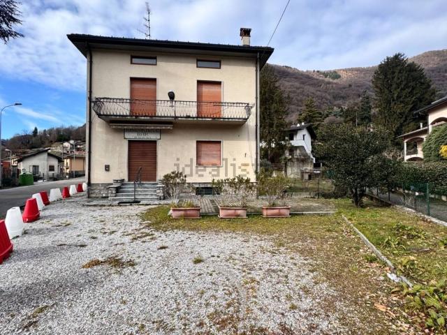 Villetta bifamiliare in vendita di 204 m² in Via Risorgimento, 5
