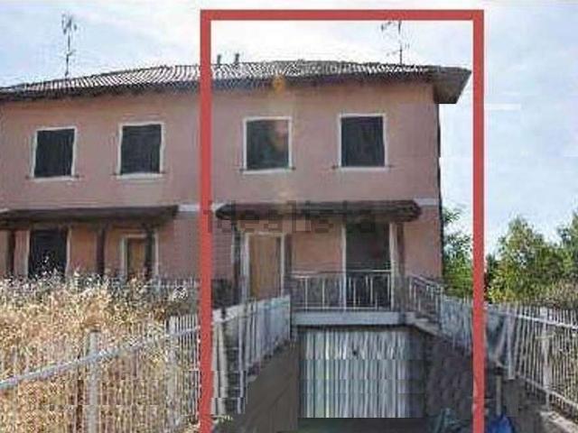 Villetta bifamiliare in vendita di 204 m² in Via San Nicolao, 13