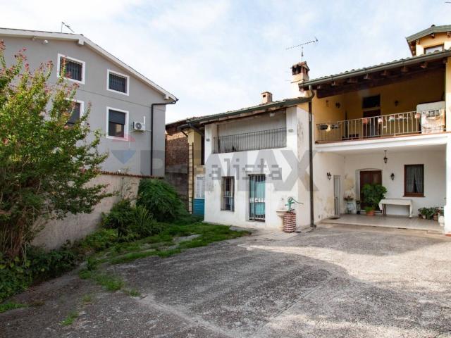 Villetta bifamiliare in vendita di 205 m² in Piazza Ippolito Calini, 23