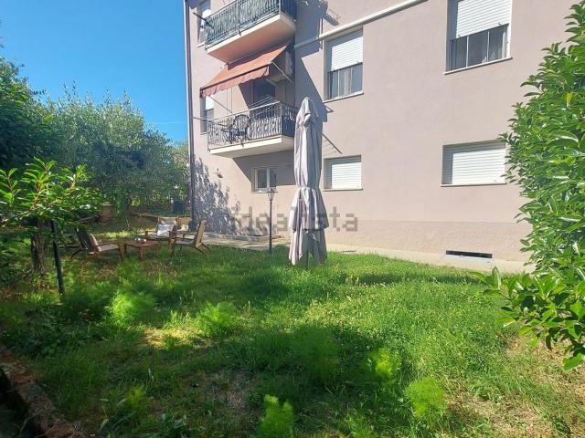 Villetta bifamiliare in vendita di 205 m² in Via Clitunno