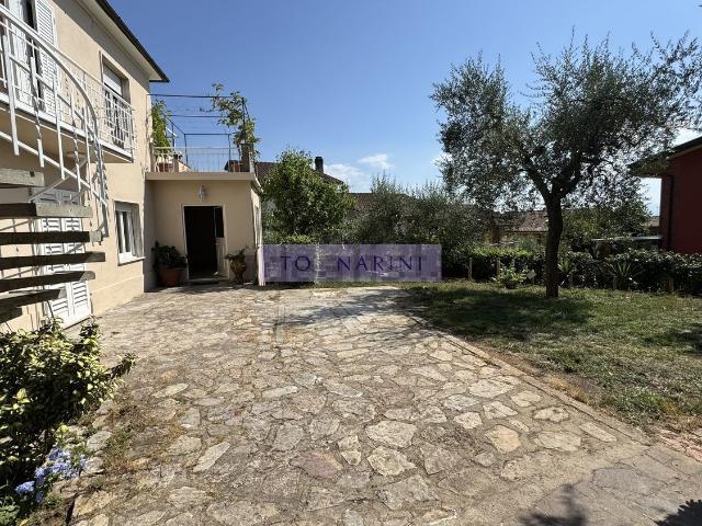 Villetta bifamiliare in vendita di 205 m² in Via Grandi