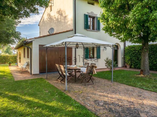 Villetta bifamiliare in vendita di 206 m² in Via del Bruno, 77