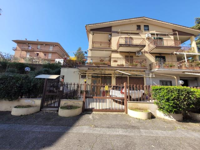 Villetta bifamiliare in vendita di 206 m² in Via Eugenio Montale, 20