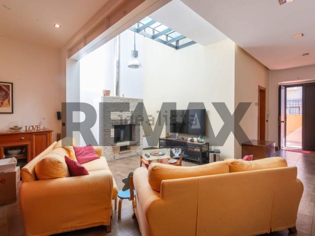 Villetta bifamiliare in vendita di 206 m² in Via Risorgimento, 125