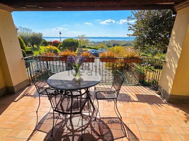 Villetta bifamiliare in vendita di 208 m² in Via dello Sboccatore