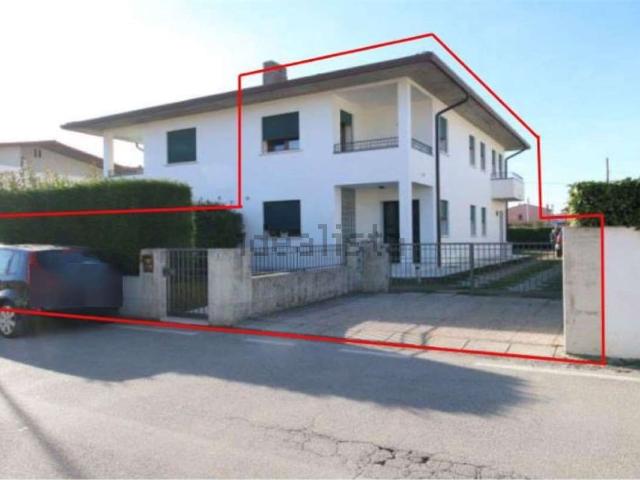 Villetta bifamiliare in vendita di 208 m² in Via Giuseppe Verdi
