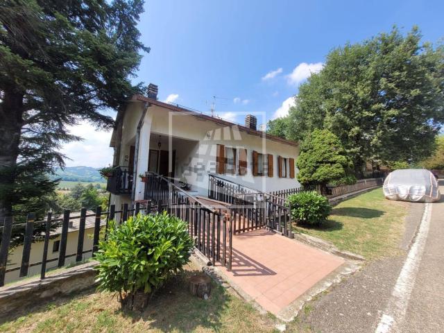 Villetta bifamiliare in vendita di 208 m² in Via IV Novembre, 51