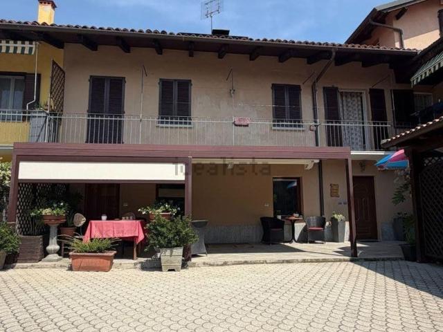 Villetta bifamiliare in vendita di 209 m² in Corso Umberto I, 30