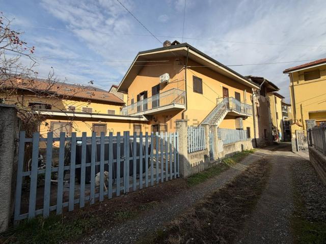 Villetta bifamiliare in vendita di 209 m² in Via Torino, 110