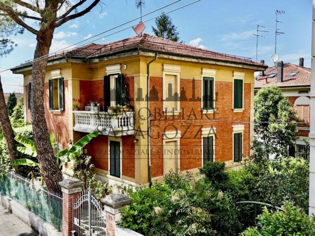 Villetta bifamiliare in vendita di 209 m² in Via Malta, 21