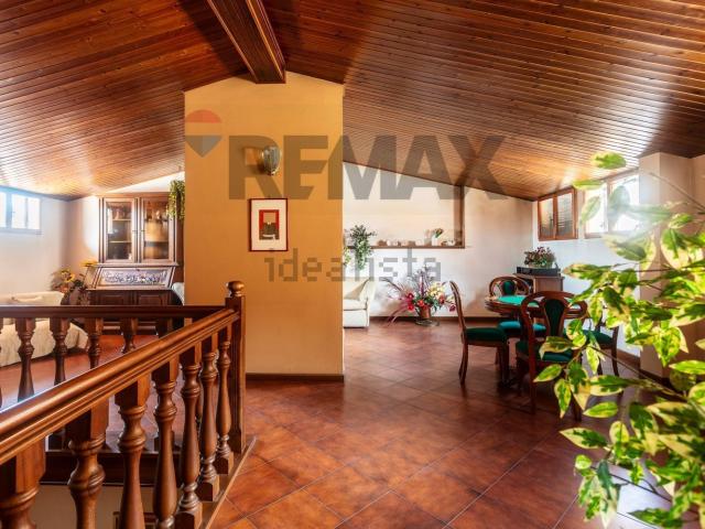 Villetta bifamiliare in vendita di 209 m² in Via Romana, 38