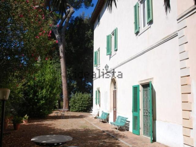 Villetta bifamiliare in vendita di 213 m² in Via Trento
