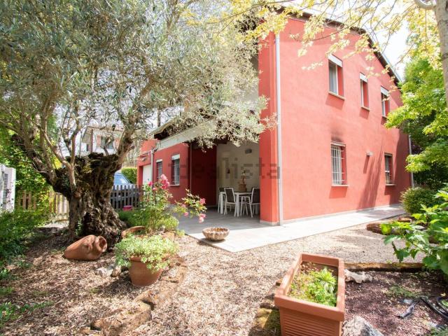 Villetta bifamiliare in vendita di 213 m² in Via O. Beltrami, 36