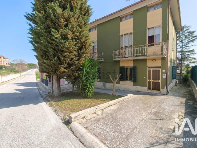 Villetta bifamiliare in vendita di 210 m² in Strada Castellano, 1602