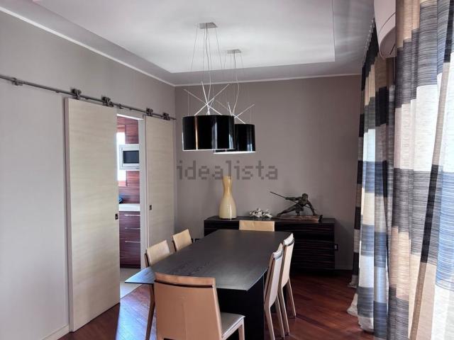 Villetta bifamiliare in vendita di 210 m² in Via Bari, 4