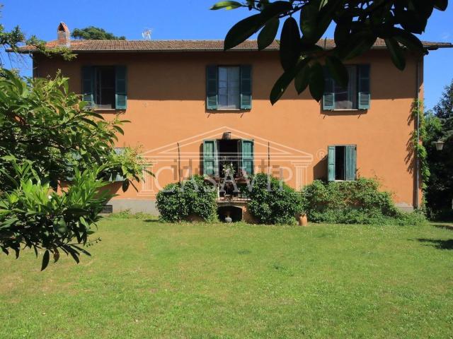 Villetta bifamiliare in vendita di 210 m² in Via Colle Sant&apos Agapito