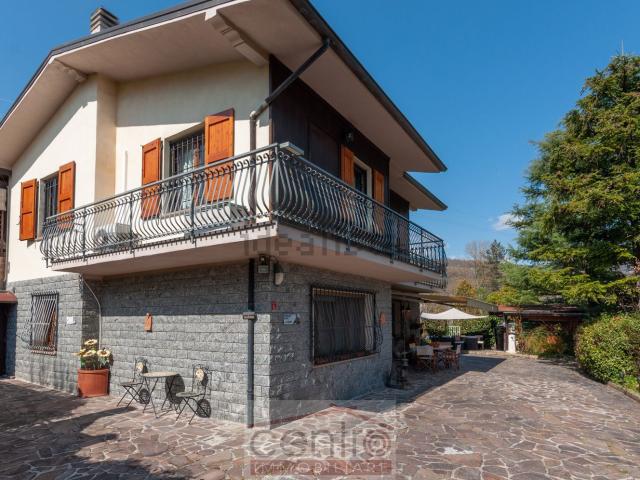 Villetta bifamiliare in vendita di 210 m² in Via di Molinaccio, 130