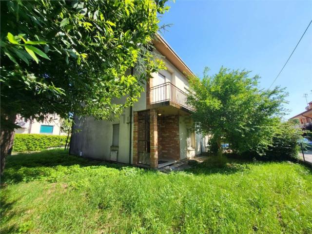 Villetta bifamiliare in vendita di 210 m² in Via Giuseppe Garibaldi