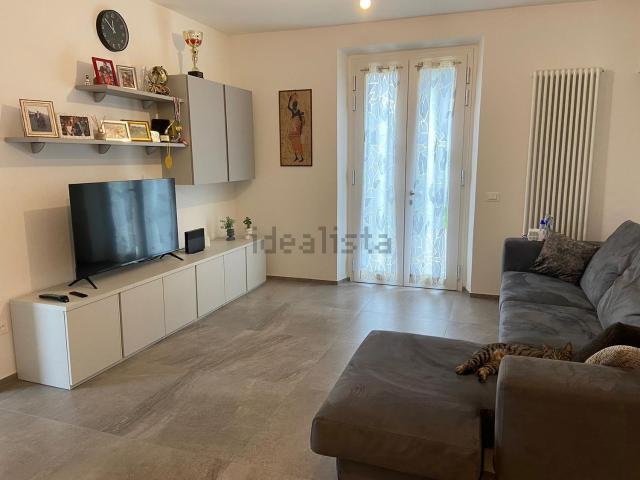 Villetta bifamiliare in vendita di 210 m² in Via Indipendenza