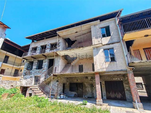 Villetta bifamiliare in vendita di 210 m² in Via Ivrea