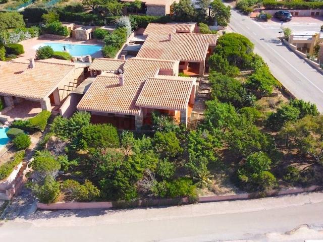 Villetta bifamiliare in vendita di 210 m² in Via La Piana