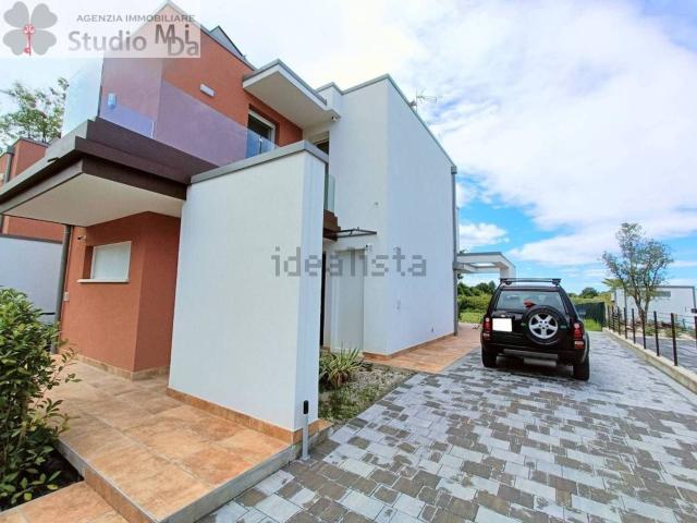 Villetta bifamiliare in vendita di 210 m² in Via Marignana