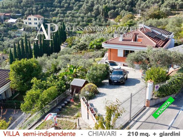 Villetta bifamiliare in vendita di 210 m² in Via per Maxena