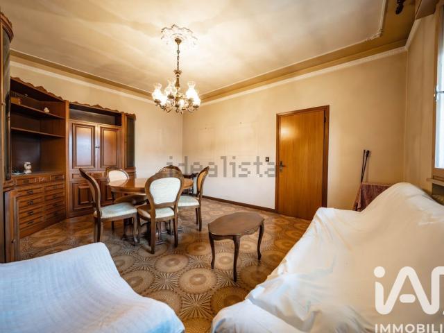 Villetta bifamiliare in vendita di 210 m² in Via Roma, 37