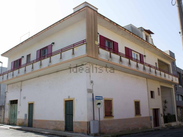 Villetta bifamiliare in vendita di 210 m² in Via San M. di Leuca