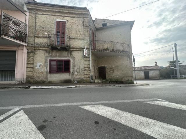 Villetta bifamiliare in vendita di 210 m² in Viale Roma, 59